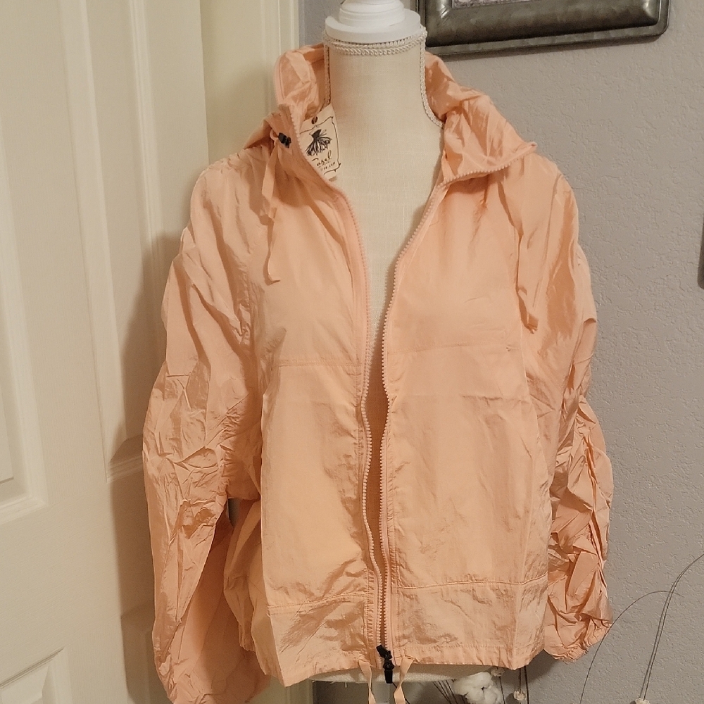 Easel Light Peach Windbreaker